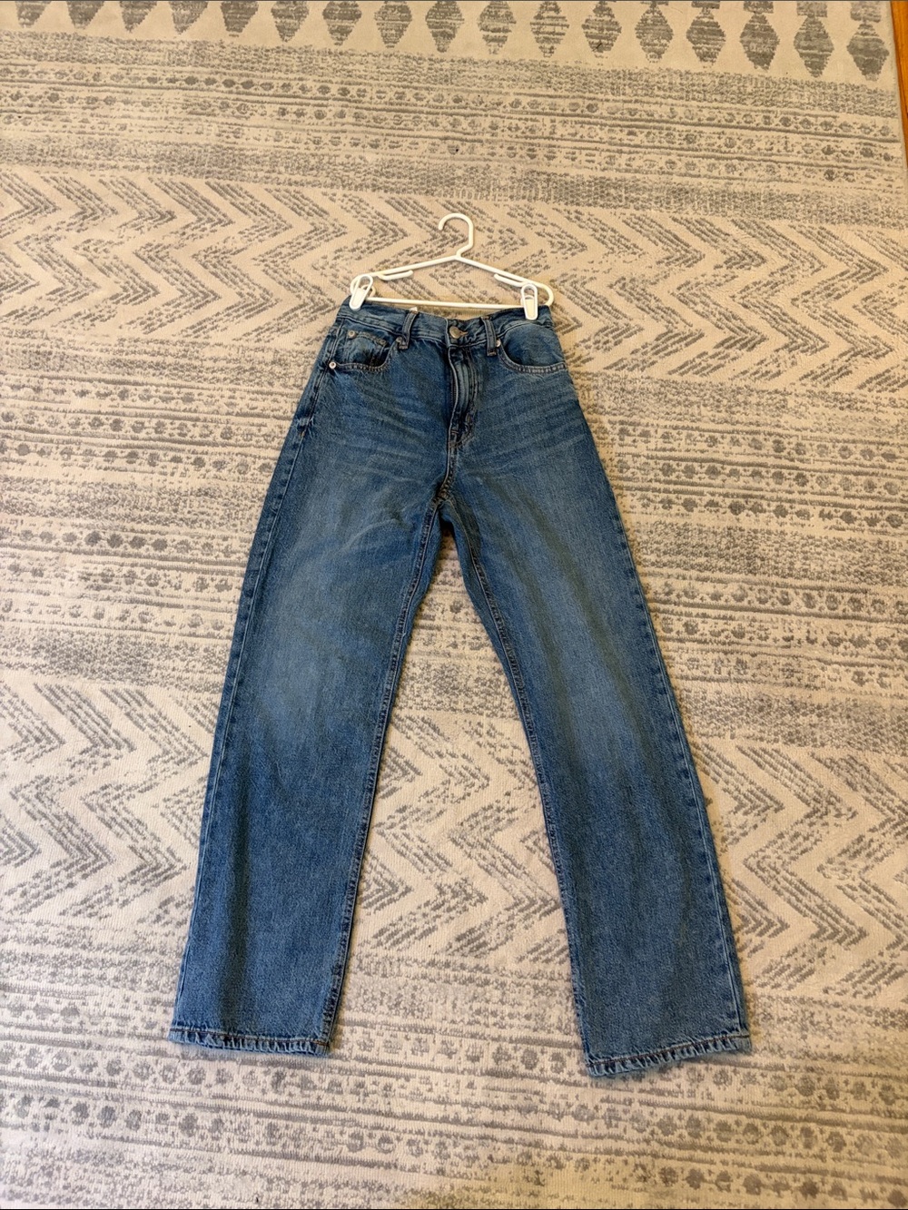 Aeropostale Women's Straight Leg Jeans in Blue Wash